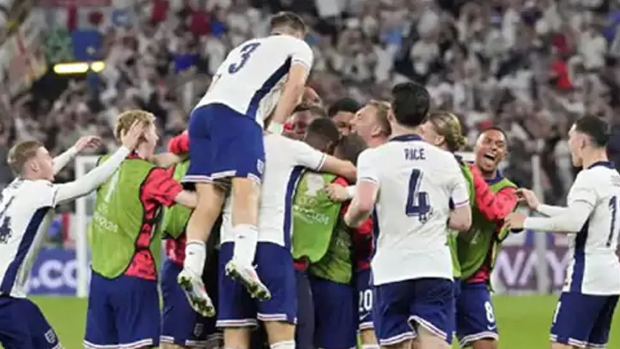 Euro Cup 2024 : యూరోకప్ లో వరుసగా రెండోసారి ఫైనల్స్ లోకి దూసుకు పోయిన ఇంగ్లాండ్.. 