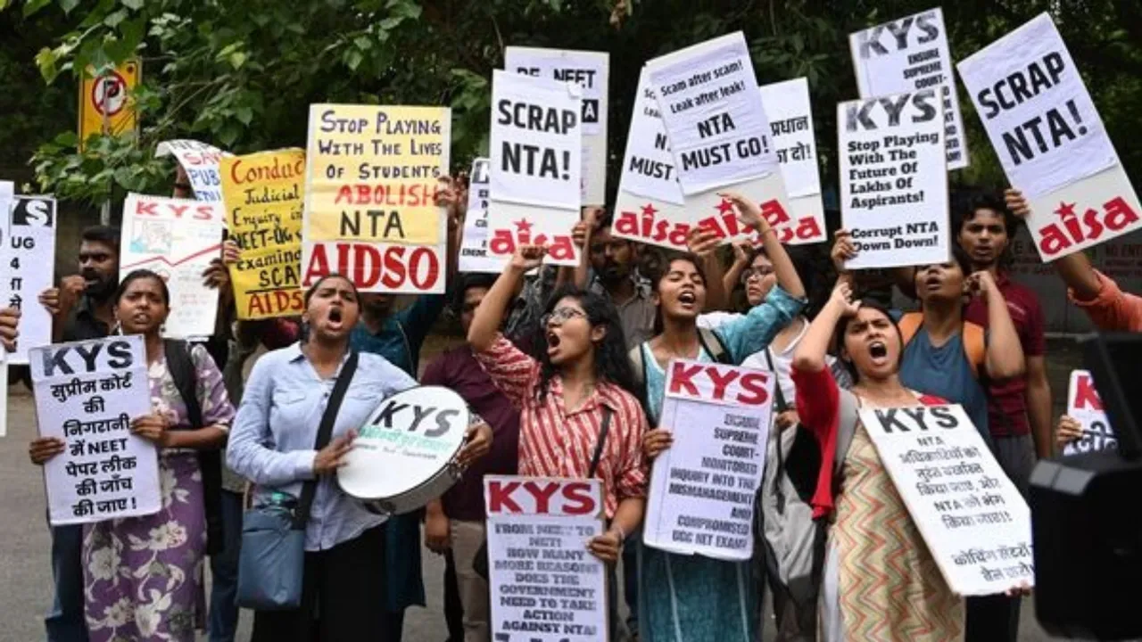 NEET Paper Leak: నీట్‌ పేపర్‌ లీక్‌ కేసు.. ఇద్దరు ఎంబీబీఎస్ విద్యార్థులు అరెస్టు