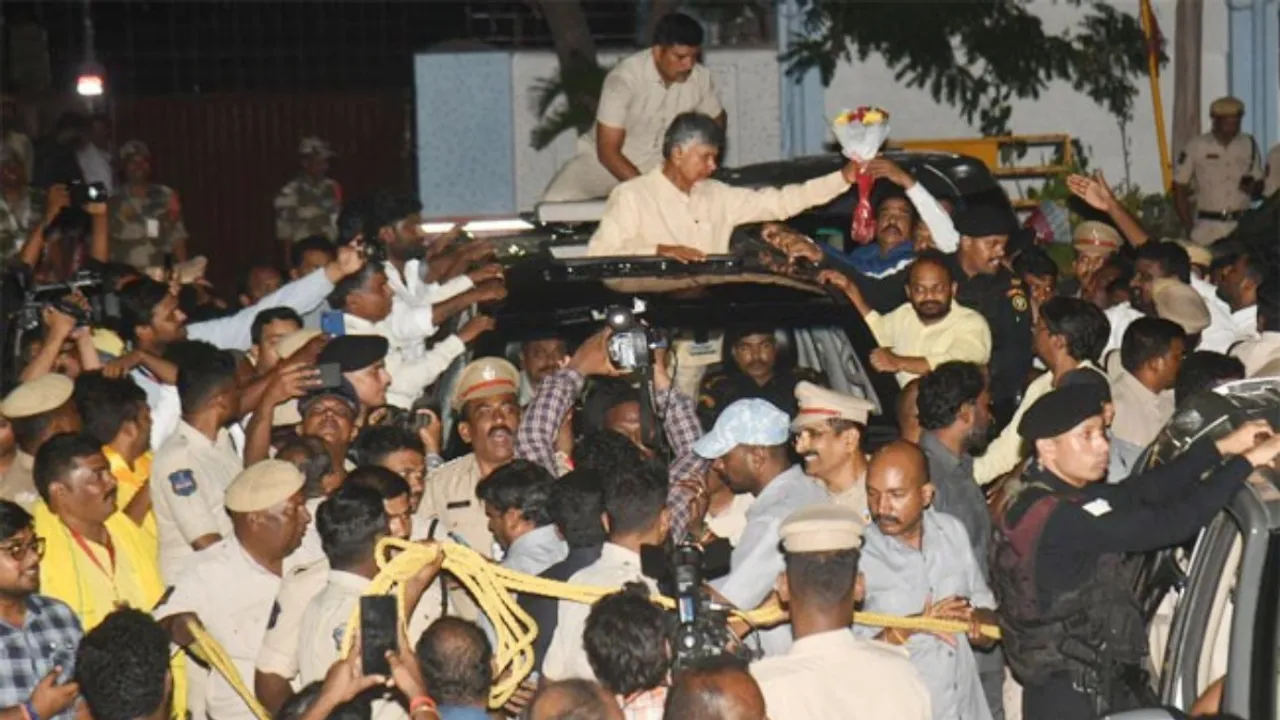 Telangana: హైదరాబాద్‌కు చేరుకున్న చంద్రబాబు.. ఘనస్వాగతం పలికిన పార్టీ శ్రేణులు