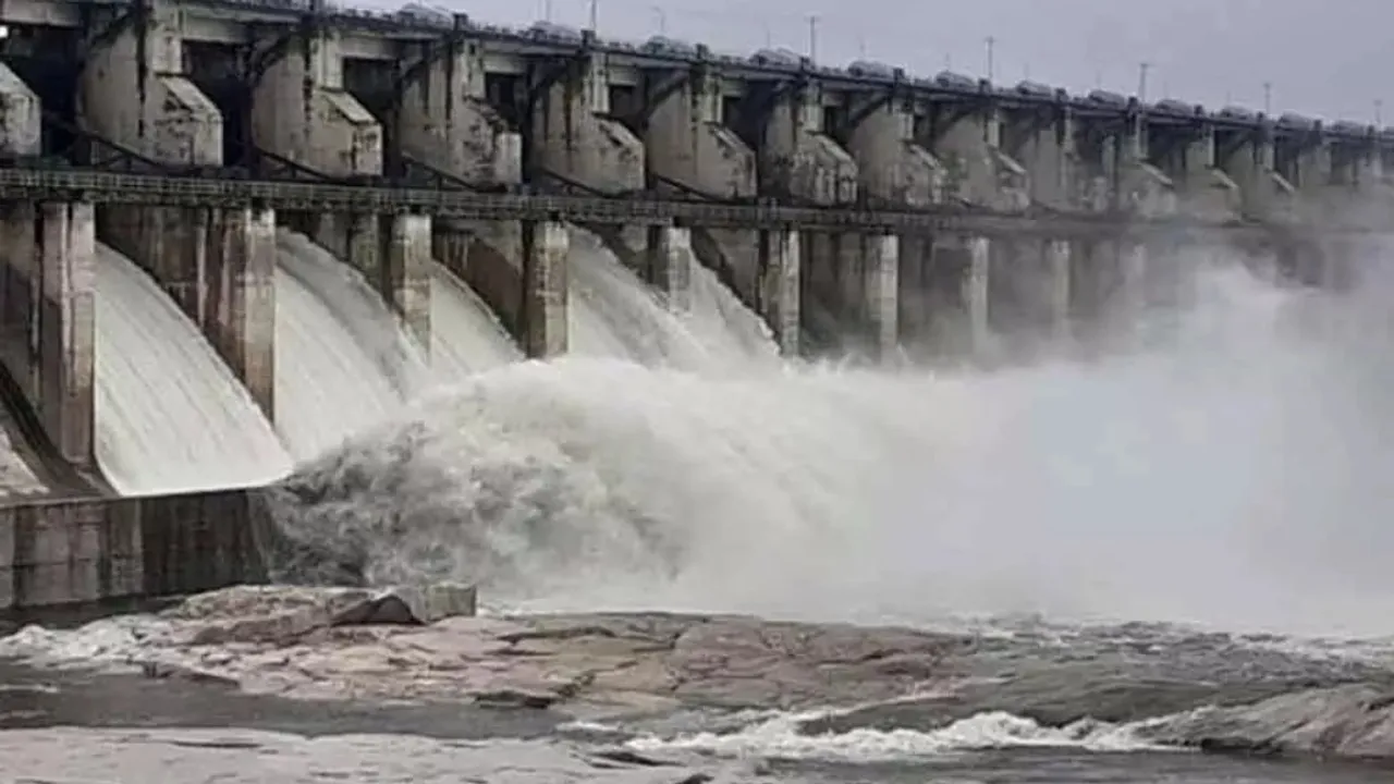 Godavari-Krishna : మహోగ్రరూపం దాల్చిన గోదావరి, కృష్ణా