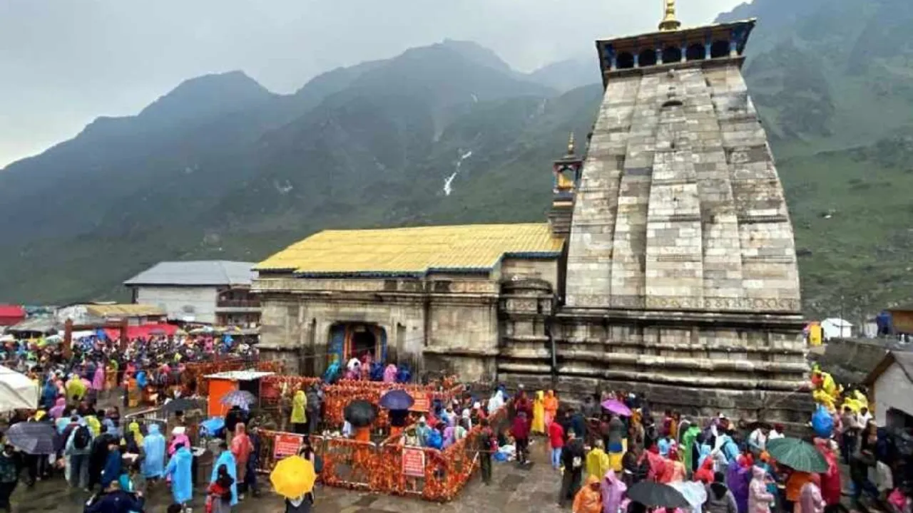 Kedarnath: కేదార్‌నాథ్‌లో విషాదం.. కొండచరియలు విరిగిపడి ముగ్గురు మృతి