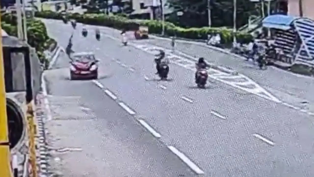 Road Accident: రోడ్డు దాటుతుండగా కారు ఢీ.. గాల్లో ఎగిరిపడ్డ బాధితుడు.. చివరికి