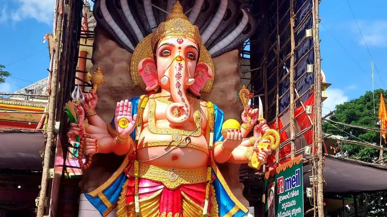 Khairatabad Ganesh: ఖైరతాబాద్‌ గణేష్ ఉత్సవ ఏర్పాట్లలో గ్రూప్‌ వార్..
