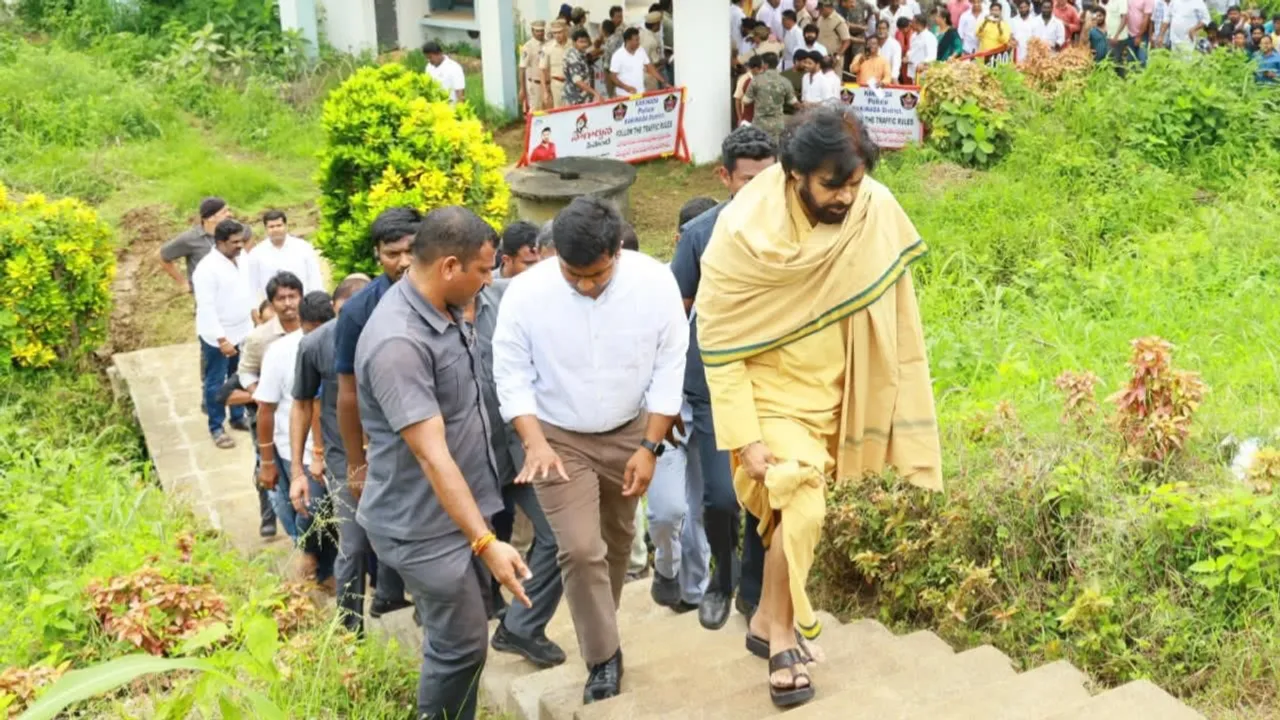 Pawan Kalyan: సూరప్పచెరువు సమ్మర్ స్టోరేజ్ ట్యాంకును పరిశీలించిన పవన్