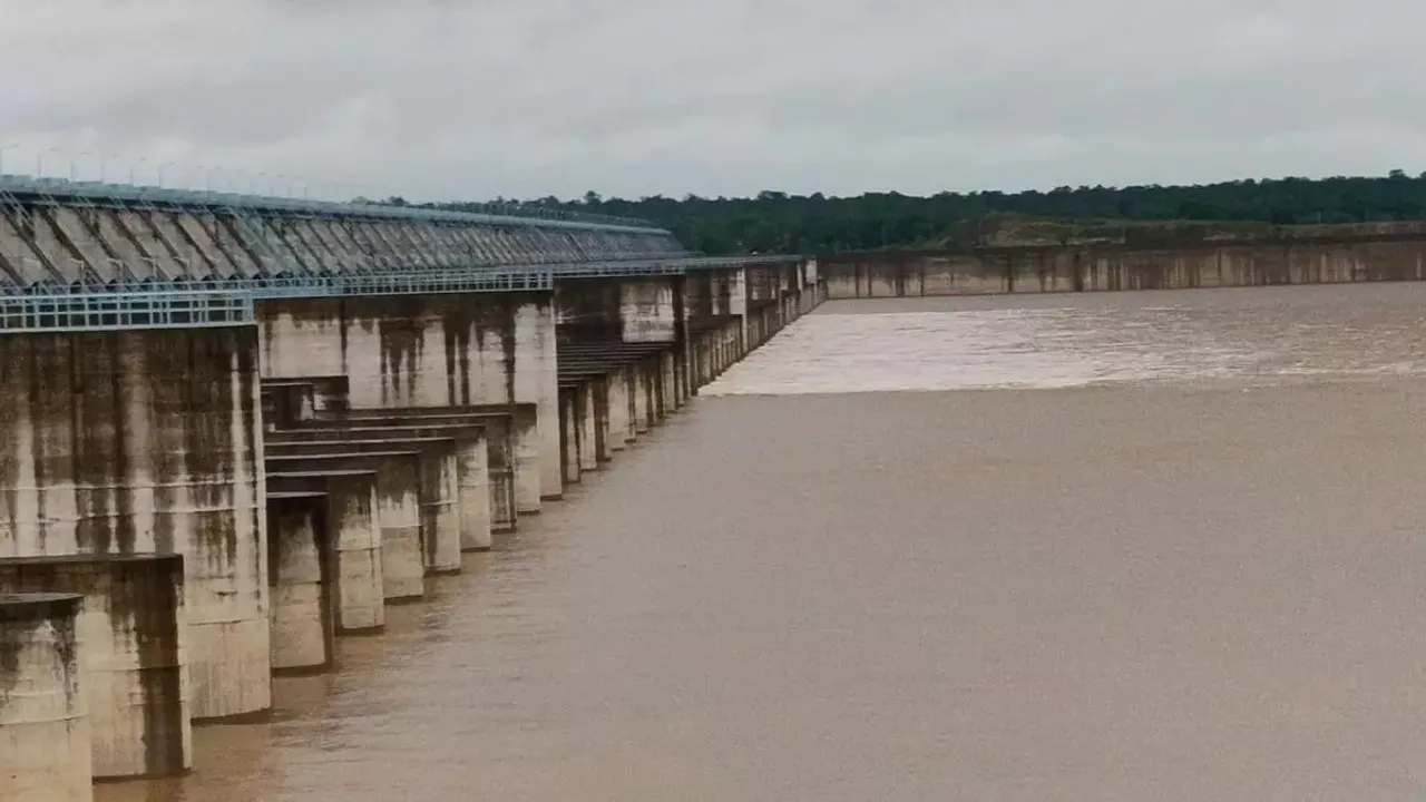 Medigadda Barrage: మేడిగడ్డ బ్యారేజీ ఇసుకకు భారీ డిమాండ్.. ప్రభుత్వానికి రూ.500 కోట్ల ఆదాయం !