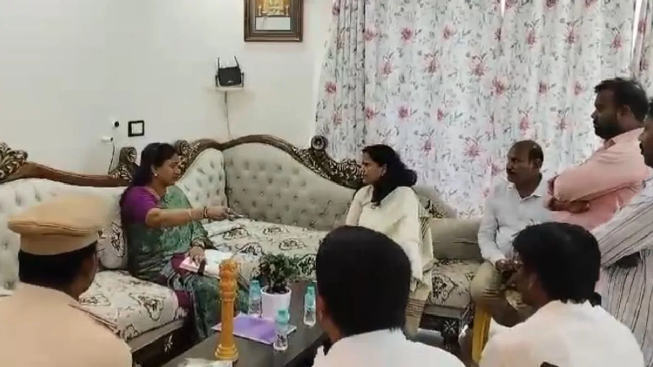 AP: నాబ్ నిర్వాసితుల సమస్యలపై కలెక్టర్ తో చర్చించిన హోం మంత్రి.!