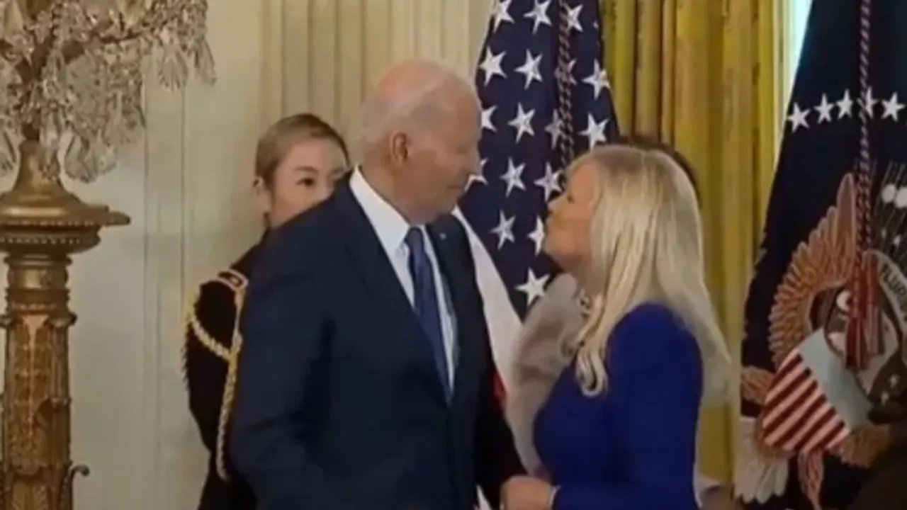 Jo Biden: అయ్యో బైడెన్‌ ఏంటి ఇది..భార్య అనుకుని వేరే మహిళకు!
