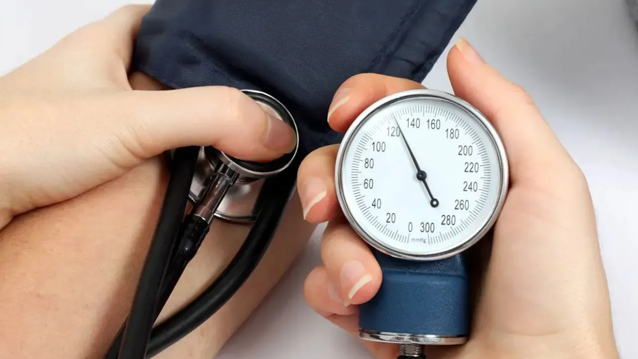 Blood Pressure: వర్షాకాలంలో అధిక రక్తపోటు వచ్చే ప్రమాదం ఉందా?
