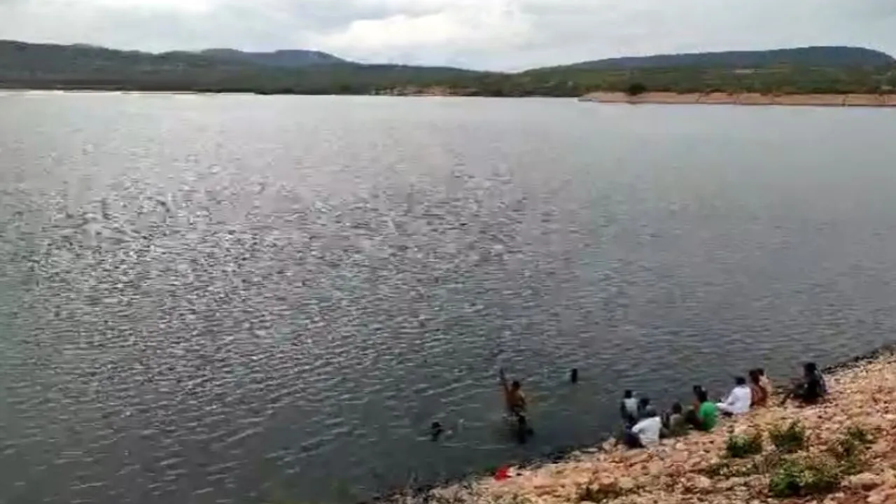AP: విషాదం.. విహారయాత్రకి వెళ్లిన ముగ్గురు యువకులు.. ఇంతలోనే..