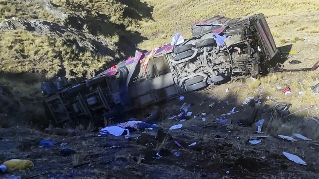 Peru Accident: ఘోర బస్సు ప్రమాదం.. 26 మంది మృతి