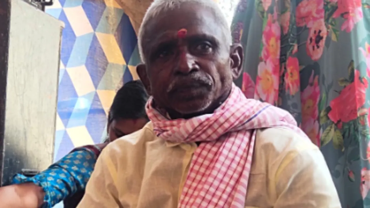 Khammam: అయ్యా నాభూమి నాకు ఇప్పించండి.. ఖమ్మంలో మరో రైతు ఆత్మహత్యాయత్నం