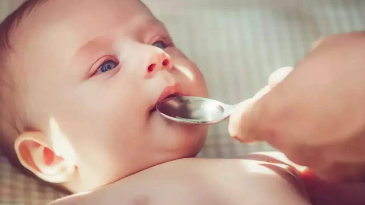 Baby Health: పుట్టిన తర్వాత ఎన్ని నెలల తర్వాత పిల్లలకు నీరు ఇవ్వాలి?