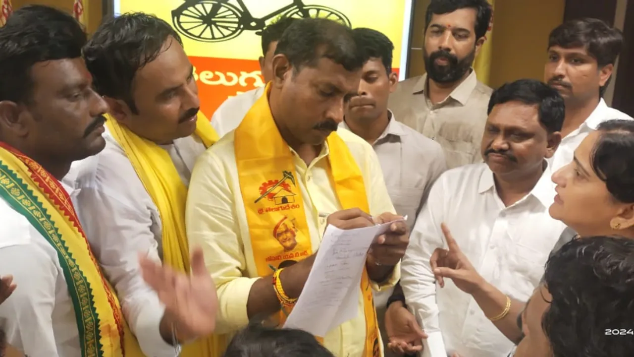 AP: తారాస్థాయికి చేరిన టీడీపీ వర్గపోరు.. కార్యకర్తలు, నేతల మధ్య వాగ్వాదం..!