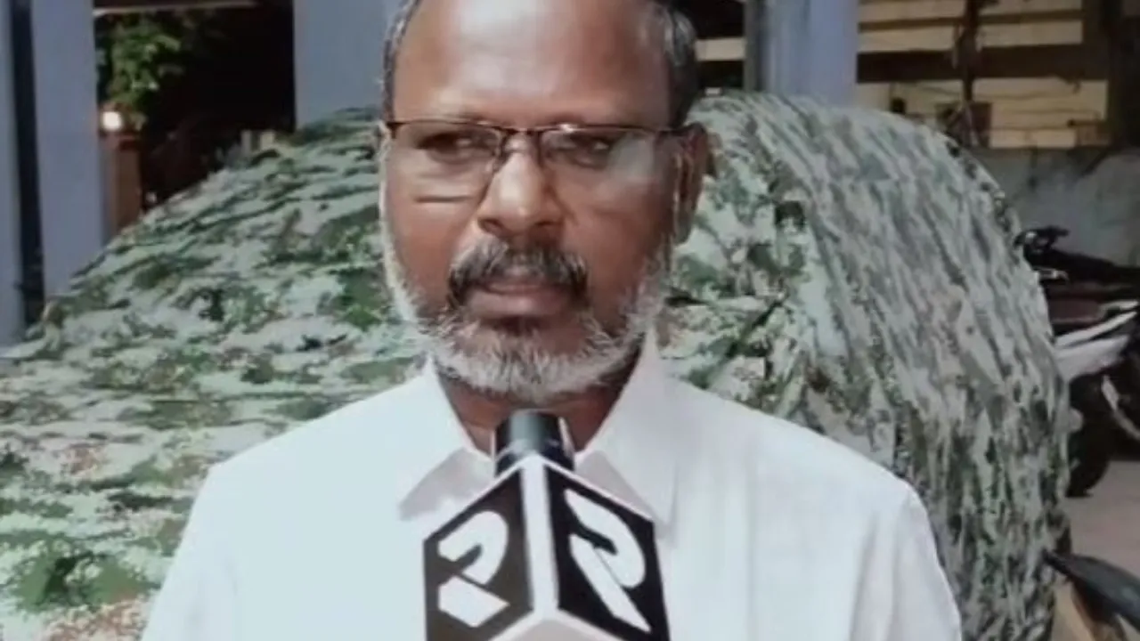 TS:  జుట్టు కత్తిరిస్తే.. సస్పెండ్ చేసేస్తారా?.. టీచర్ శిరీషకు ఉపాధ్యాయ సంఘాల మద్దతు..!
