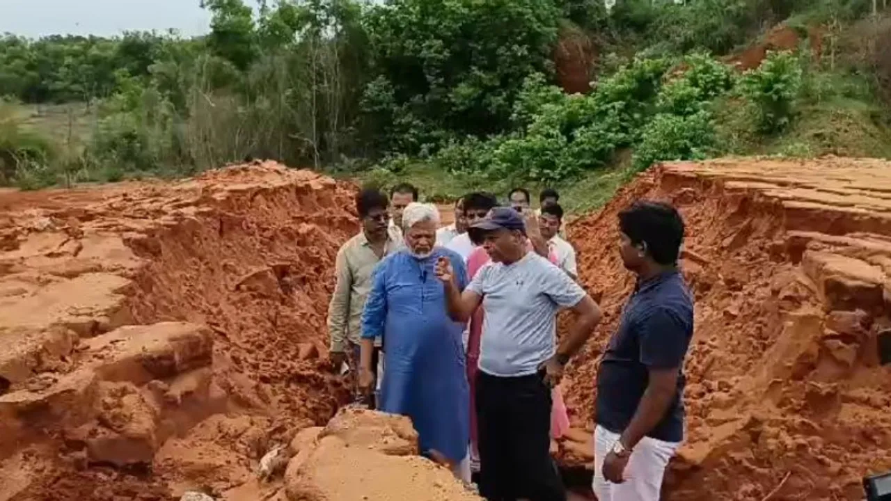 AP: ఎర్రమట్టి దిబ్బలను పరిశీలించిన వాటర్ మాన్ ఆఫ్ డాక్టర్ రాజేంద్ర సింగ్.!