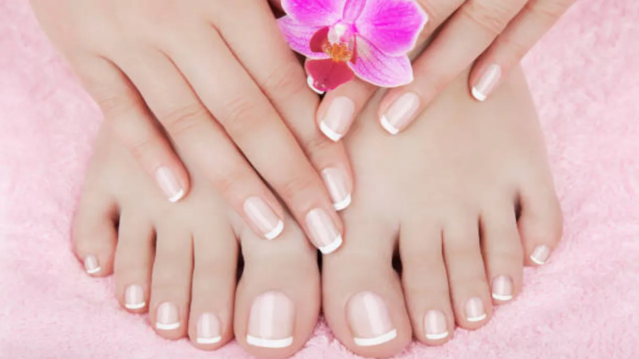 Beauty Tip: గోళ్లు ఆరోగ్యంగా.. అందంగా ఉండాలంటే.. ఏం చేయాలో తెలుసా?