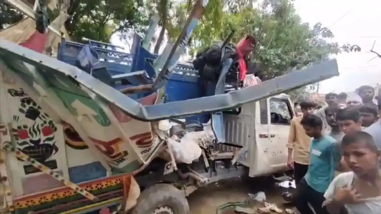 Accident : ఘోర రోడ్డు ప్రమాదం.. ఎనిమిది మంది మృతి