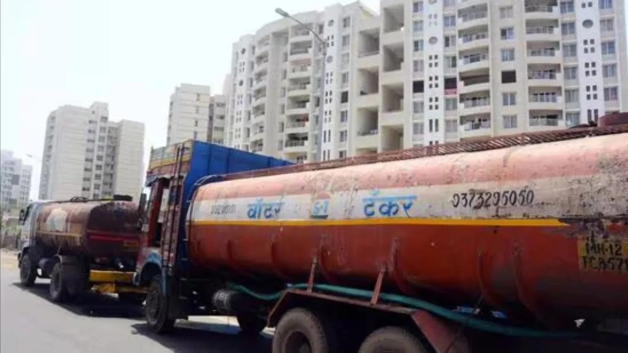 Maharashtra : 300 అడుగుల లోయలో పడ్డ పాల ట్యాంకర్.. ఐదుగురు మృతి