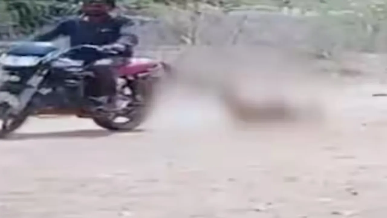 Rajasthan: భార్యను బండికి కట్టి లాక్కెళ్లిన కసాయి భర్త.. వీడియో వైరల్!
