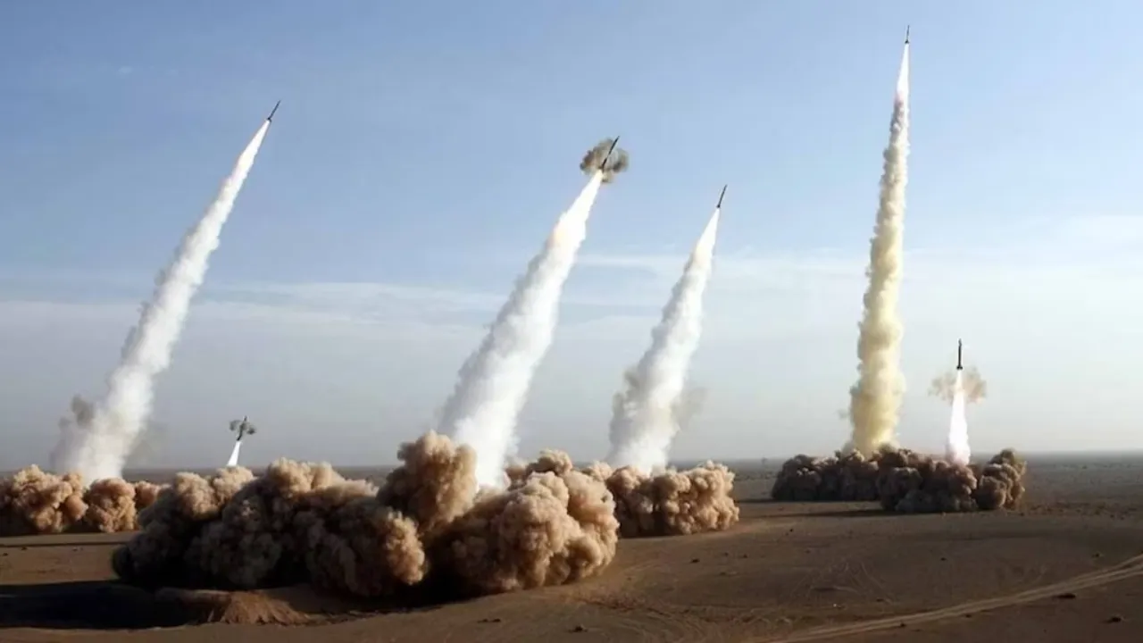 Iran Attack: ఆ దేశాలకు వెళ్ళకండి.. కేంద్రం హెచ్చరిక