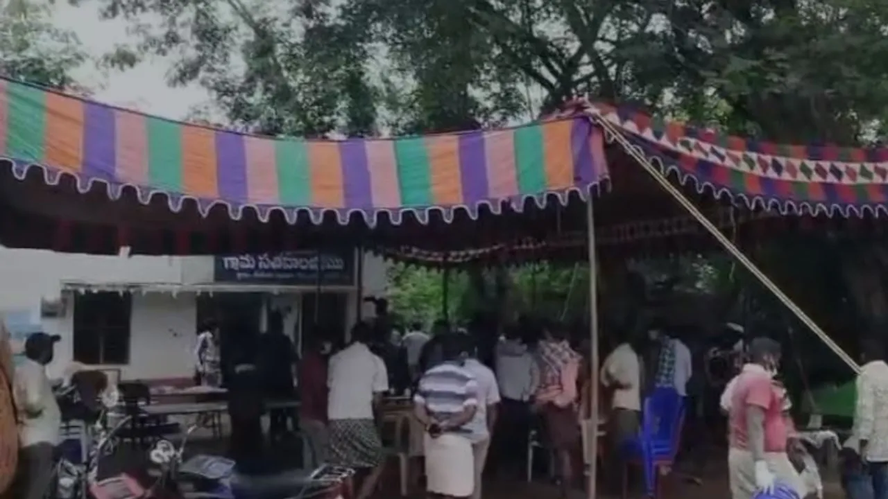 AP : పెరుగుతున్న విష జ్వరాలు.. 20 మంది అస్వస్థత..!