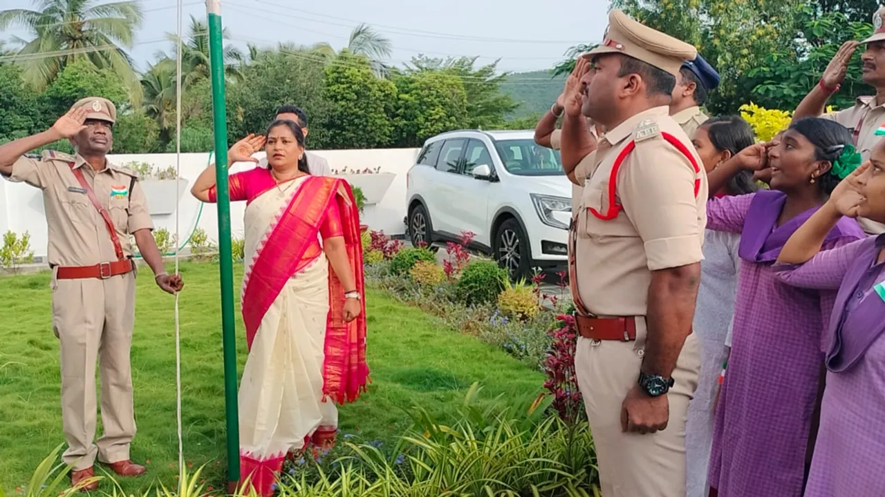 Home Minister Anita: రాష్ట్ర ప్రజలకు స్వాతంత్య్ర దినోత్సవ శుభాకాంక్షలు: అనిత