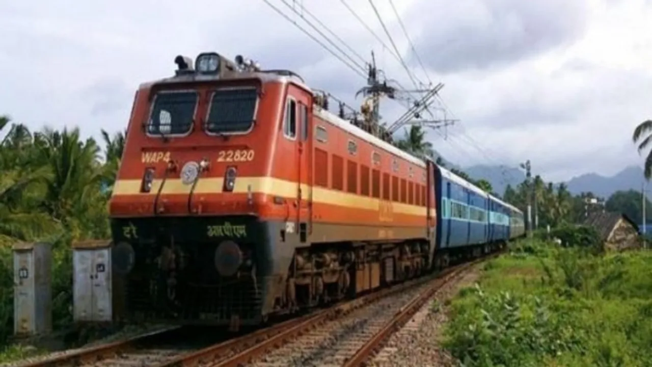 Trains Cancelled: రెయిన్ ఎఫెక్ట్.. మరో 49 రైళ్లు రద్దు.. లిస్ట్ ఇదే!