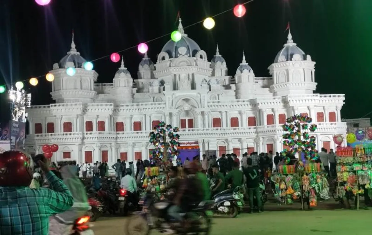 ଝାରପଡ଼ାରେ ଇମ୍ପେରିଆଲ୍ ପ୍ୟାଲେସ୍