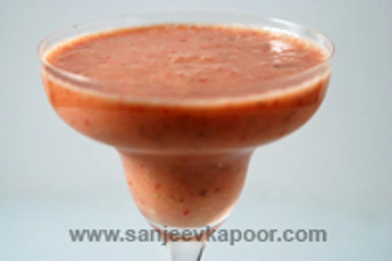 ट्रौपिकल फ्रूट एण्ड नट स्मूदी