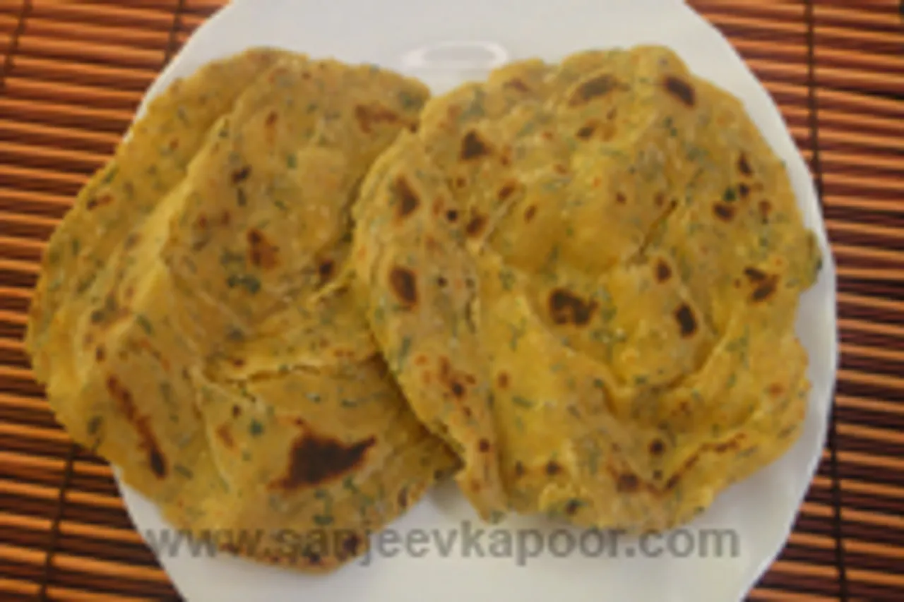 सोया और धनिया लच्छा परांठा