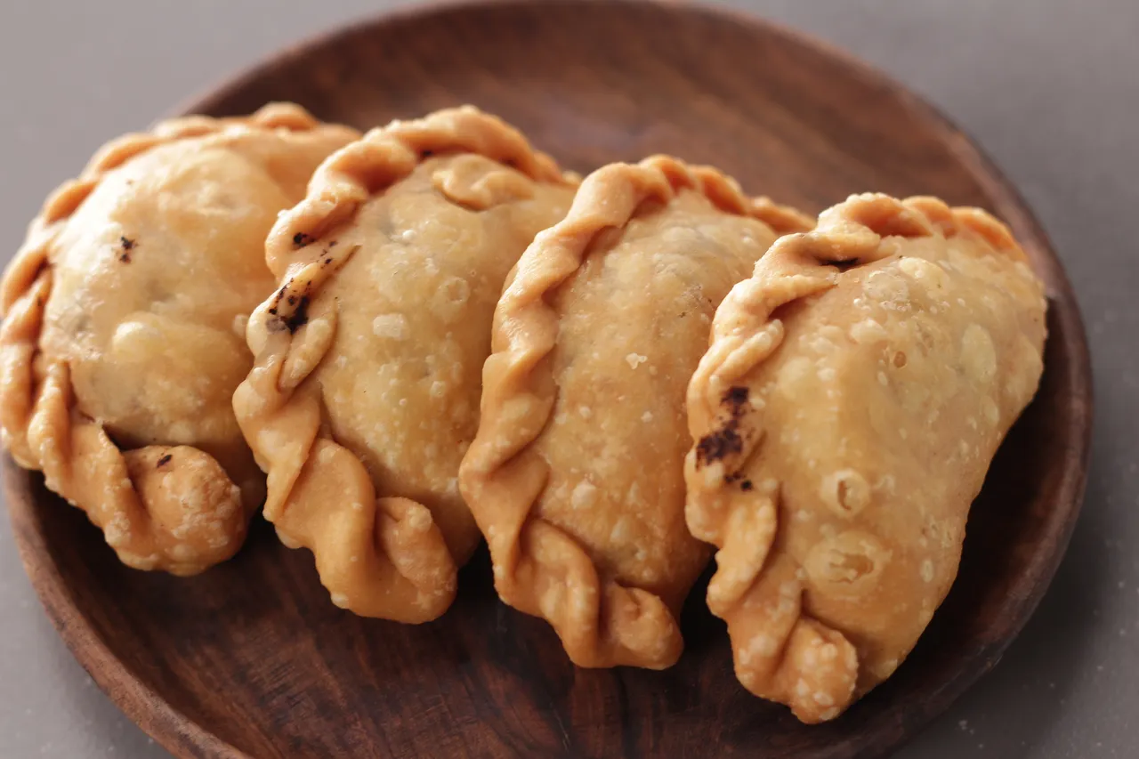 Mawa Gujiya - YT