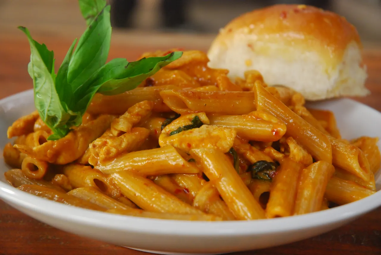 Chicken Red Curry Pasta with Lemon Chilli Bread - SKK