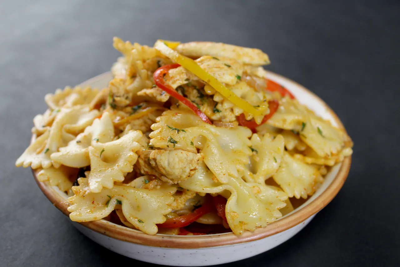 Chicken Fajita Pasta - YT