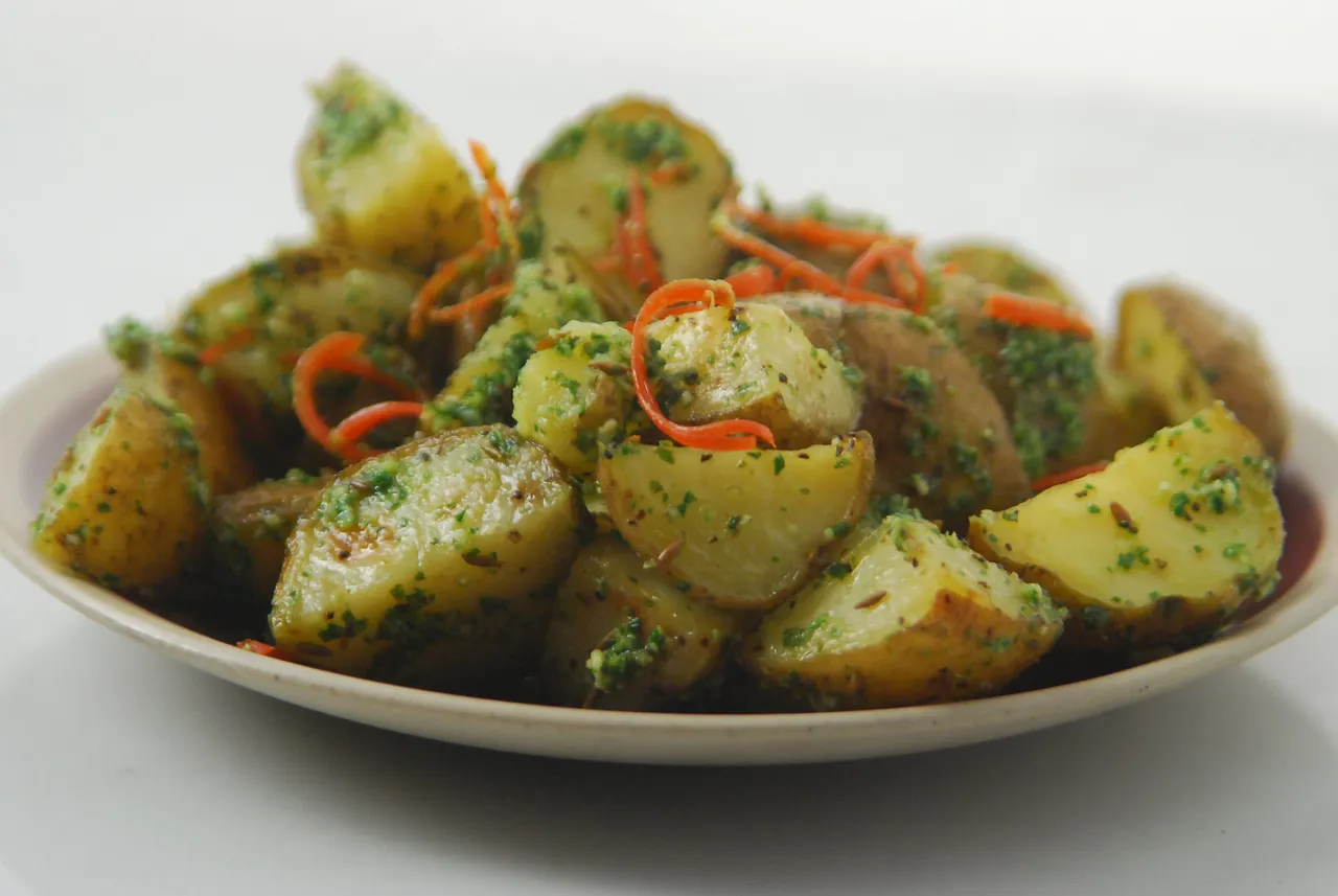 Roasted Potatoes Salad with Pesto - SKK