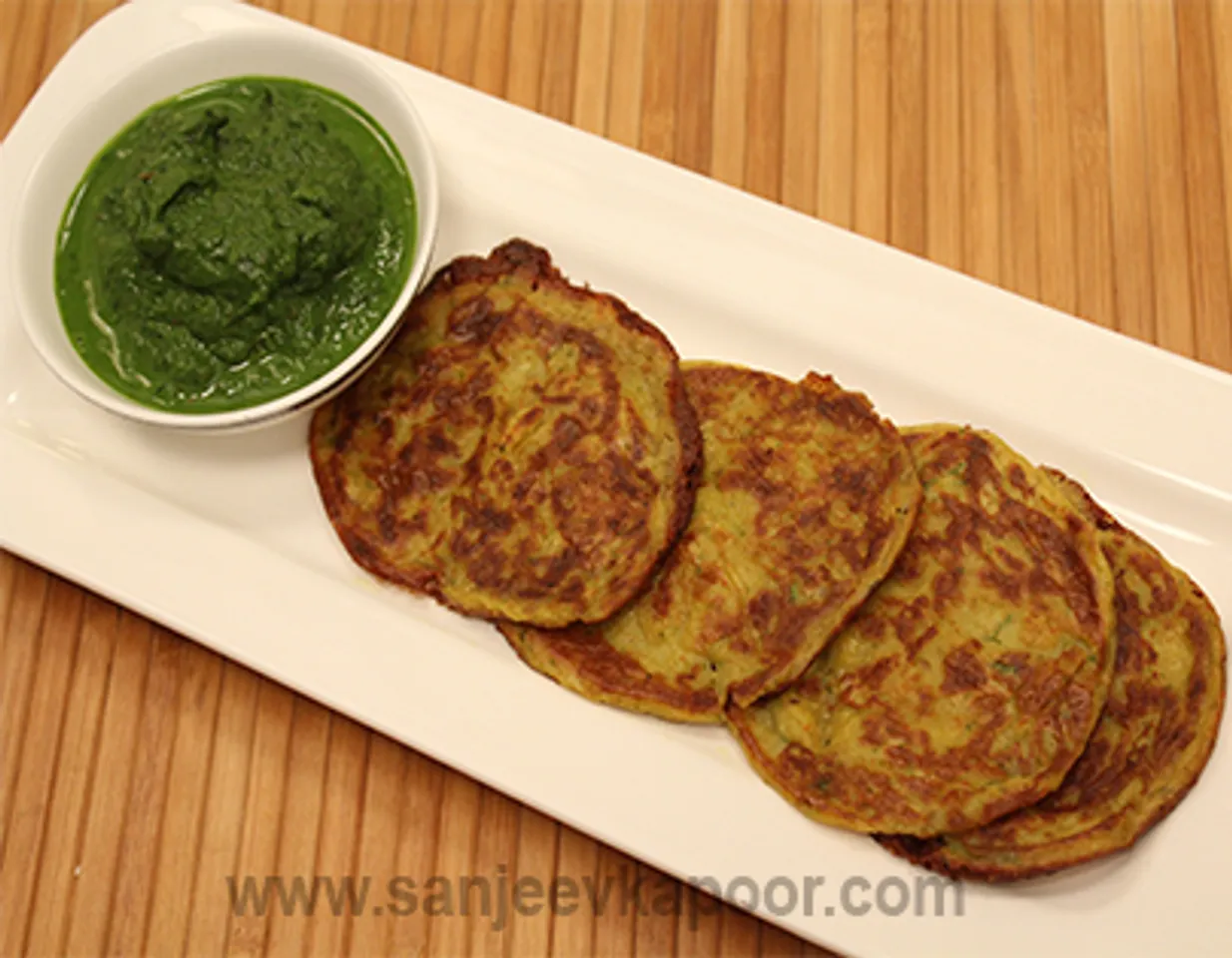 Aloo aur Besan ke Cheele