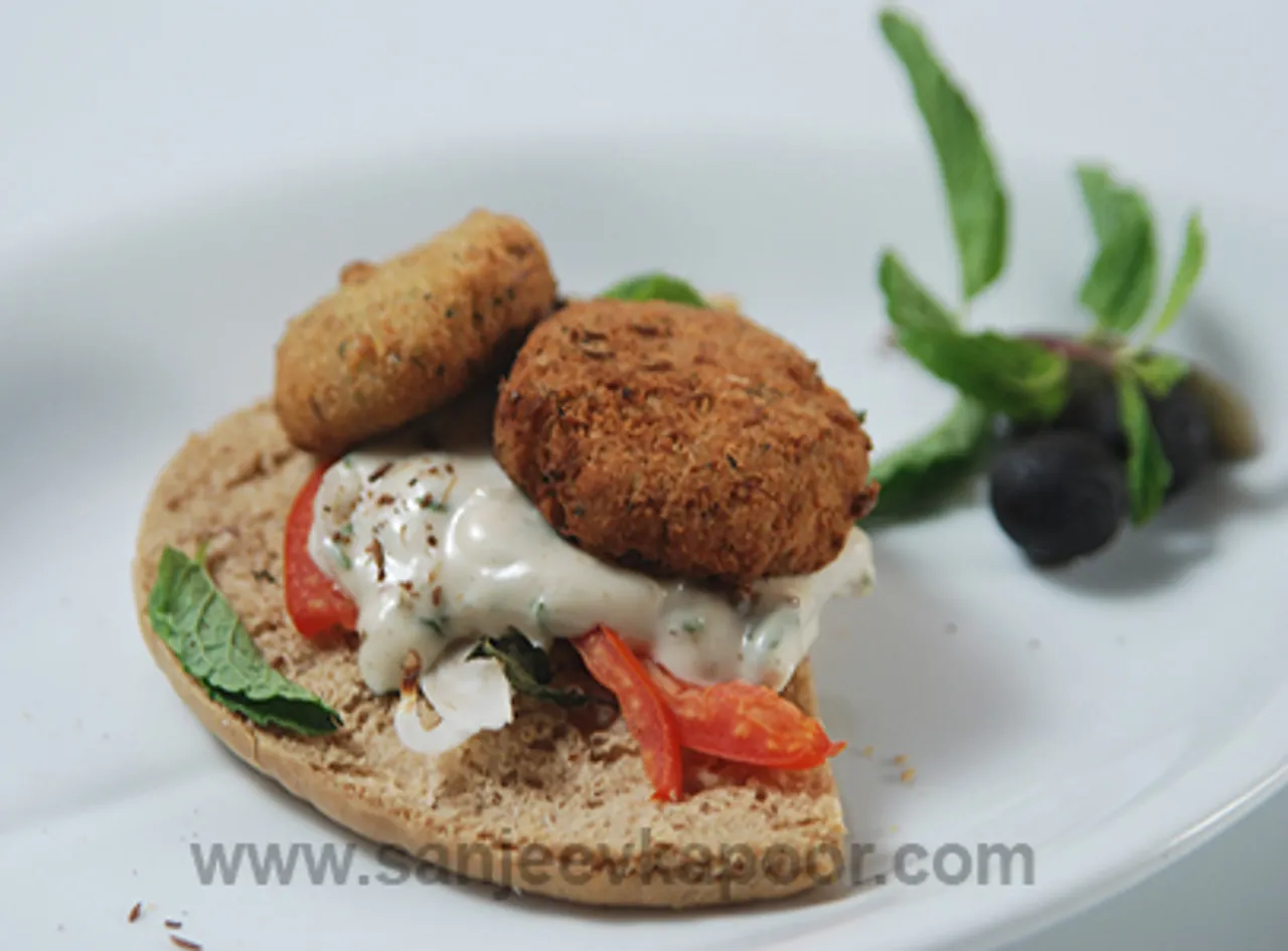Falafel With Tahina Sauce