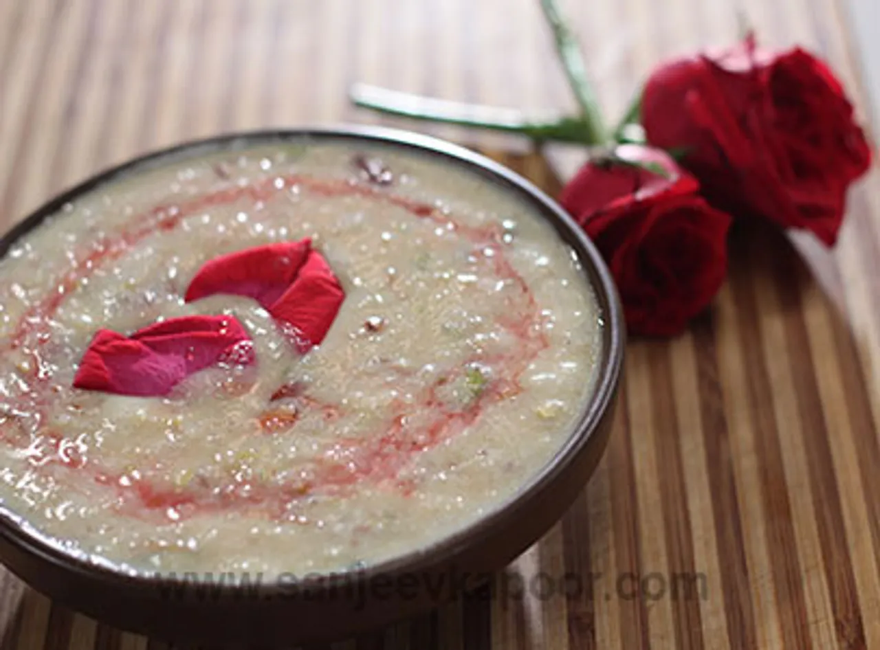 Coconut Gulaab ki Kheer