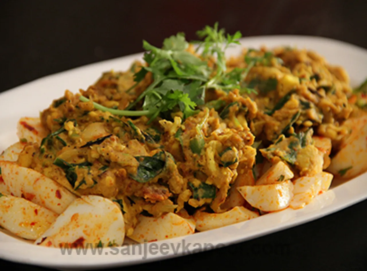Egg Pyaaz Bharwan