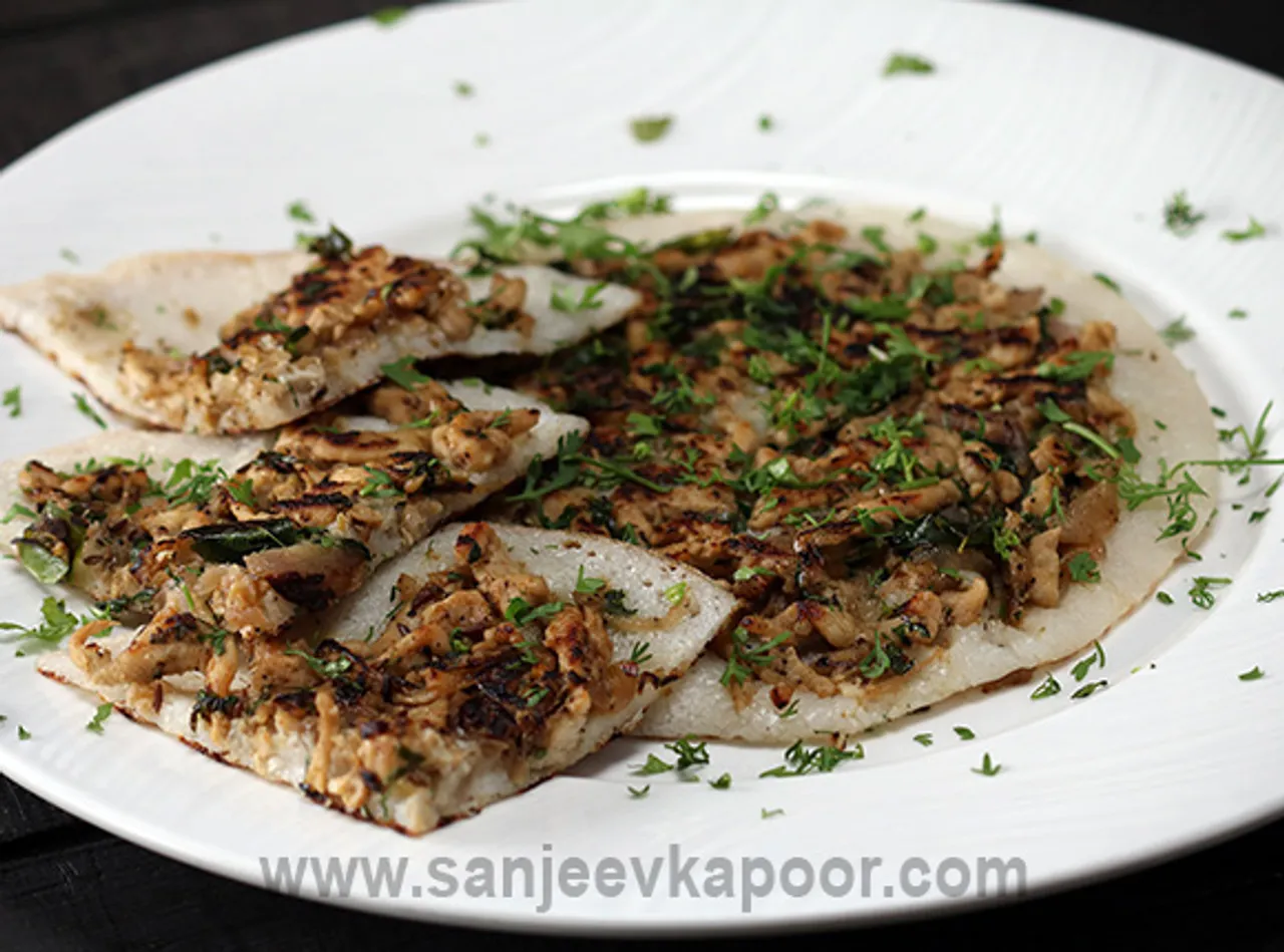 Pepper Chicken Uttappam