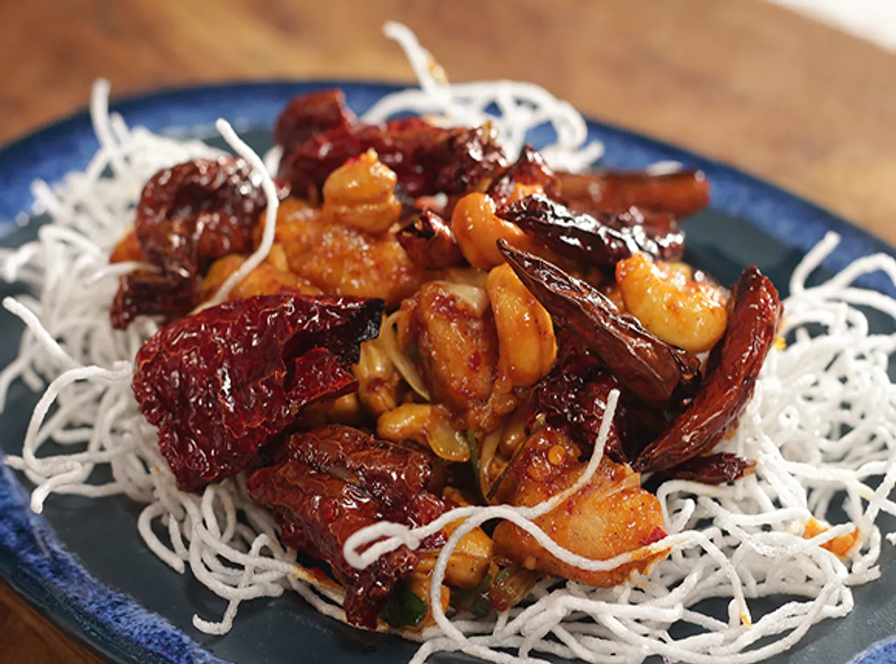 Stir Fried Chicken with Cashewnut and Chillies - S