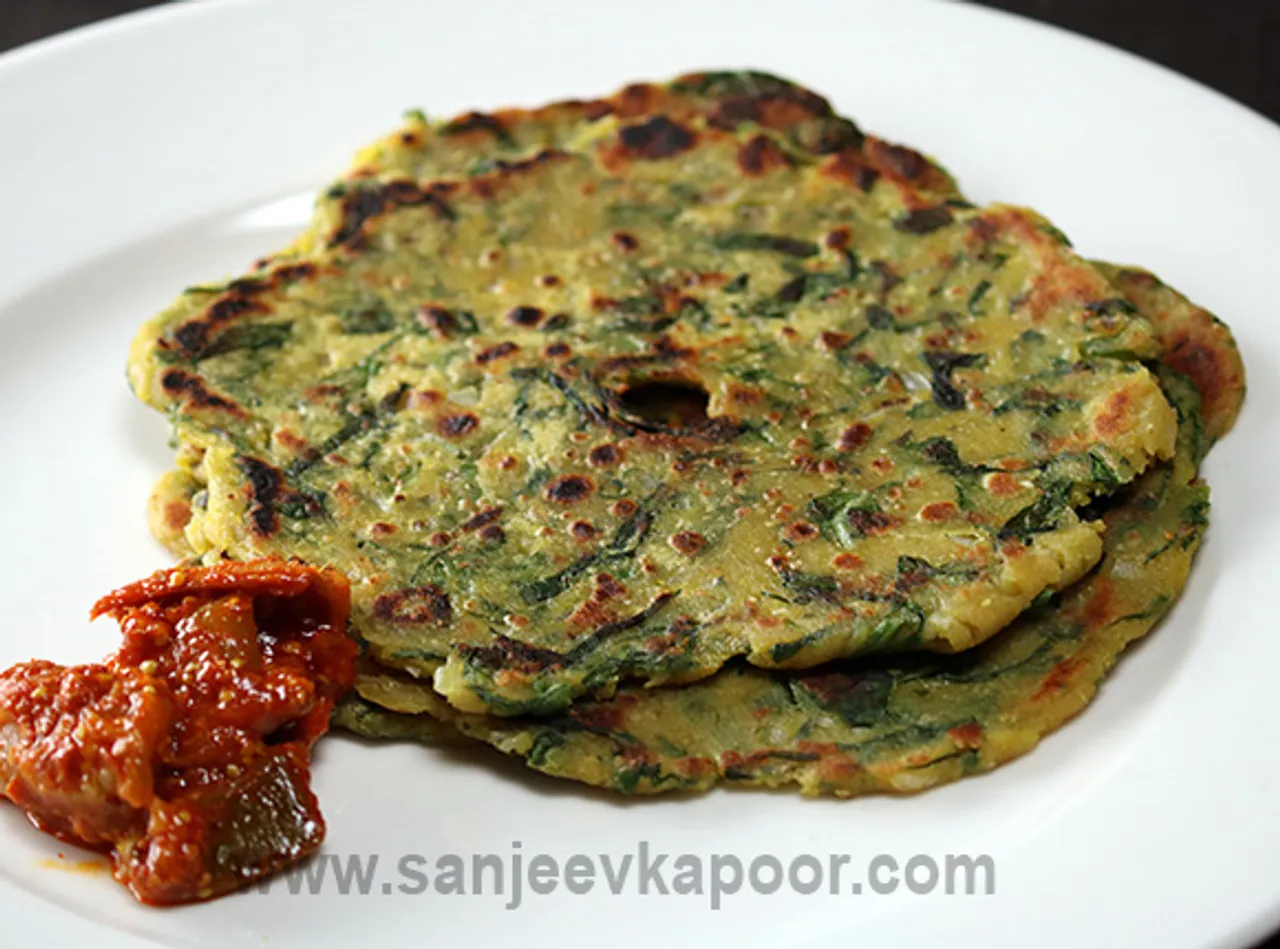 Spinach Thalipeeth