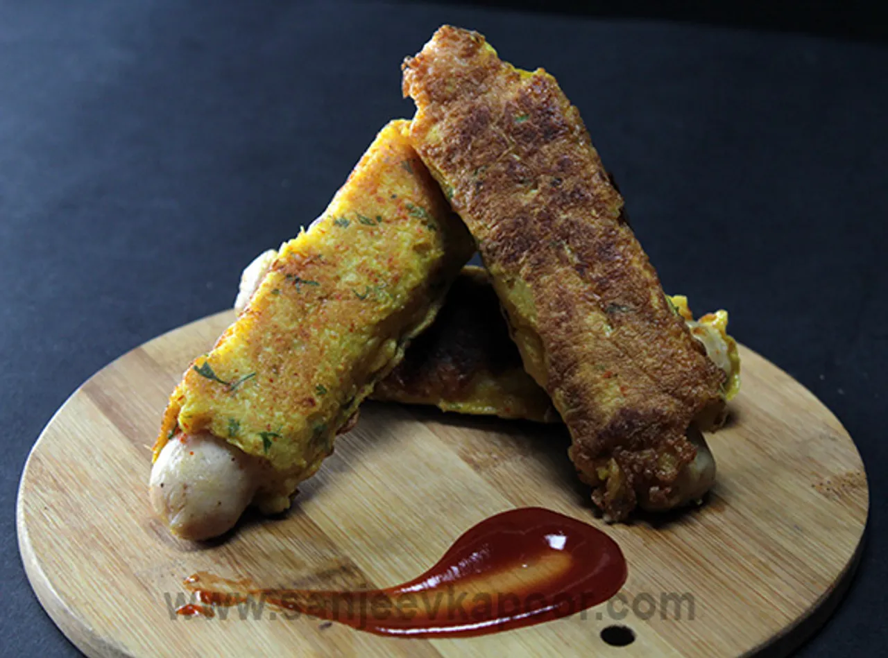Cheesy Masala Sausage Egg Roll