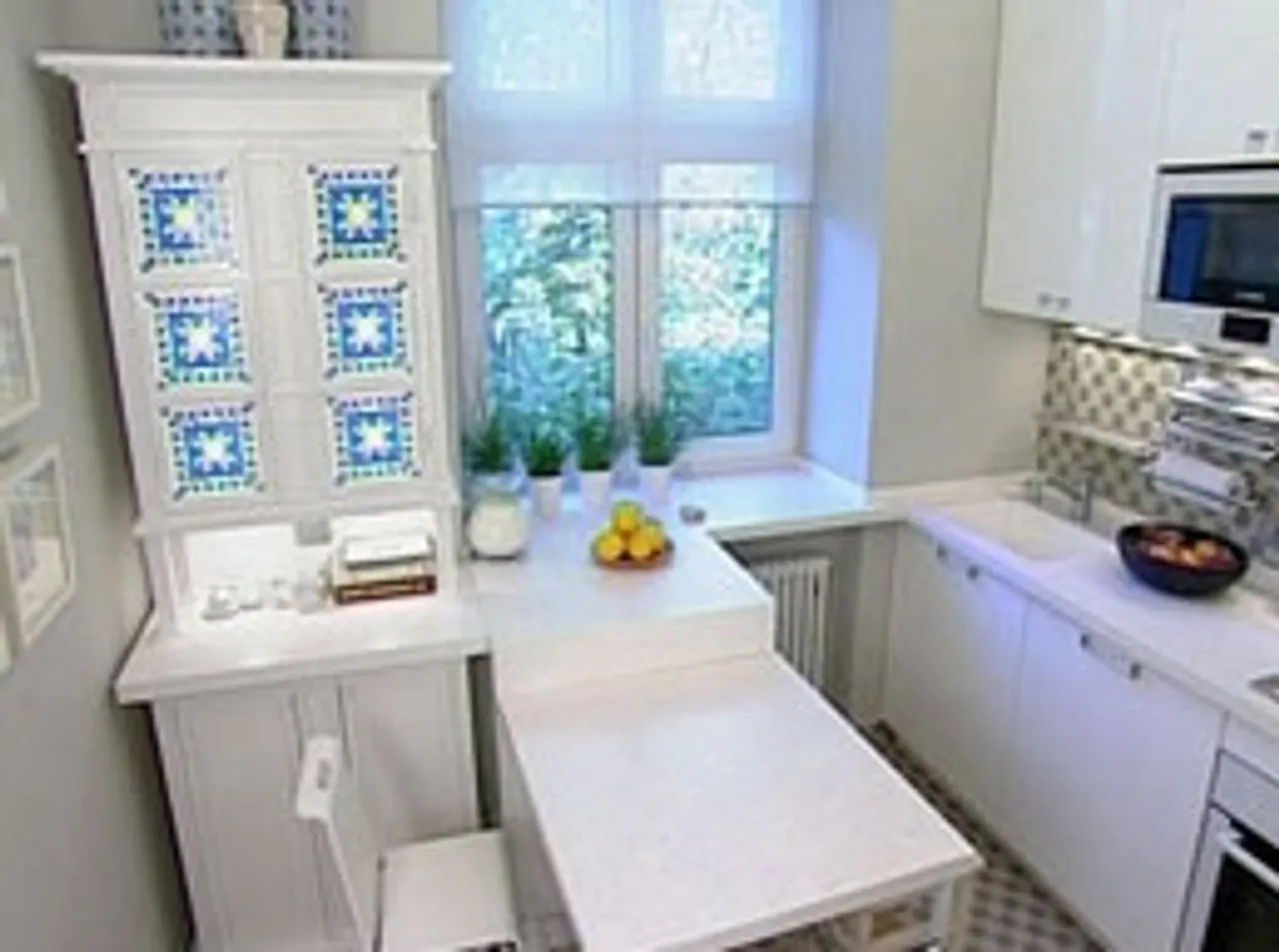 A small kitchen is wonderful and can be neat