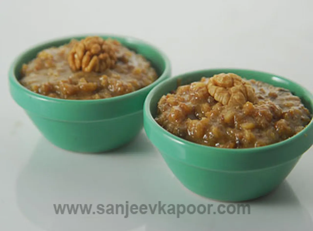 Akhrot Ka Halwa