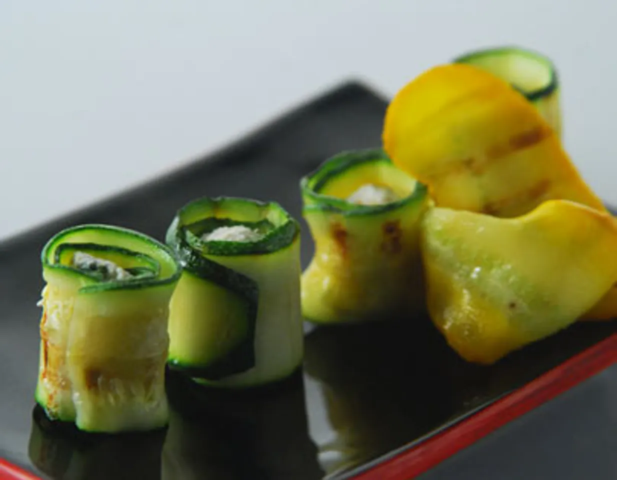 Grilled Zucchini And Cottage Cheese Rolls
