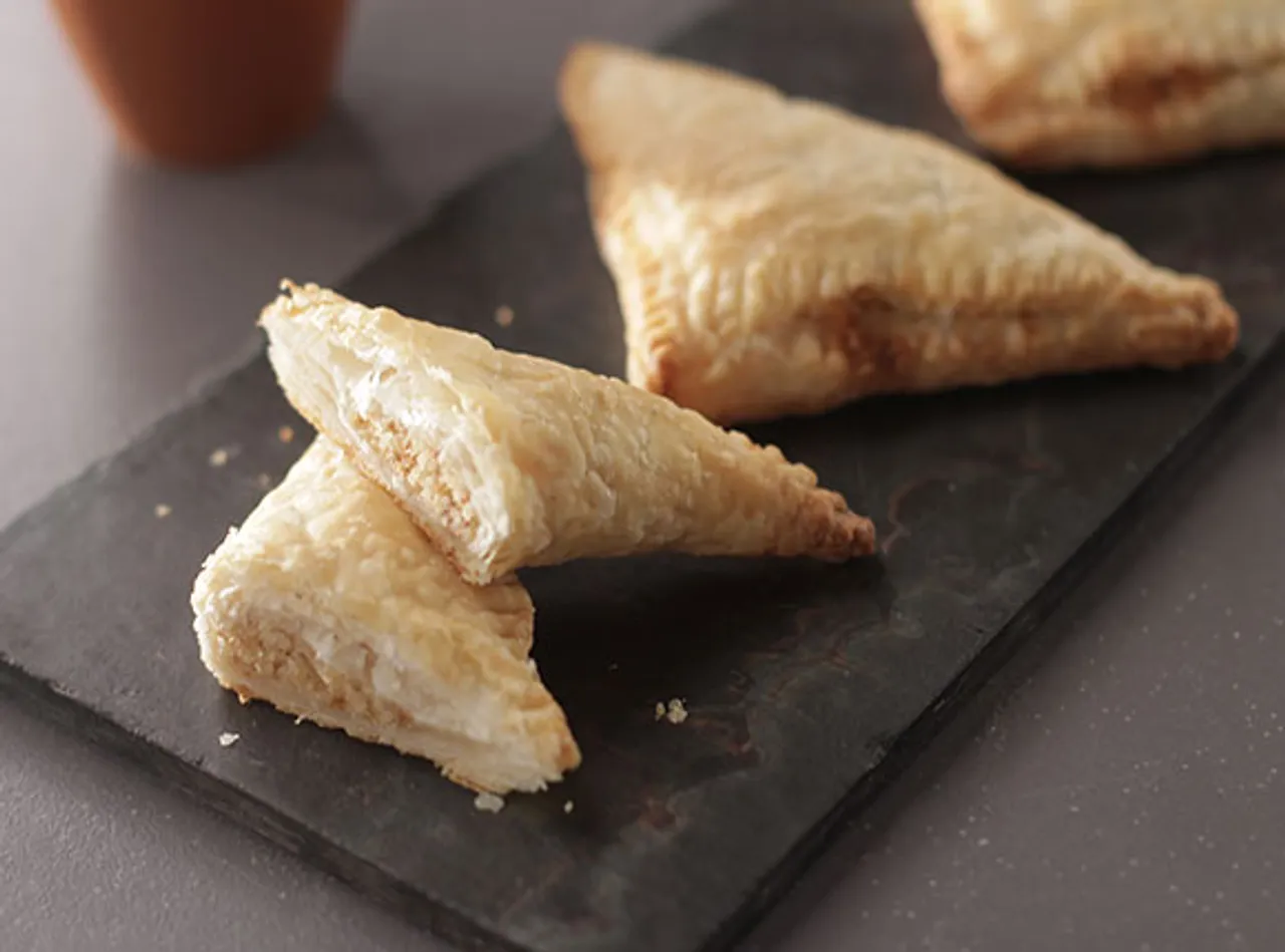 Mawa Khari Samosa - SK Khazana