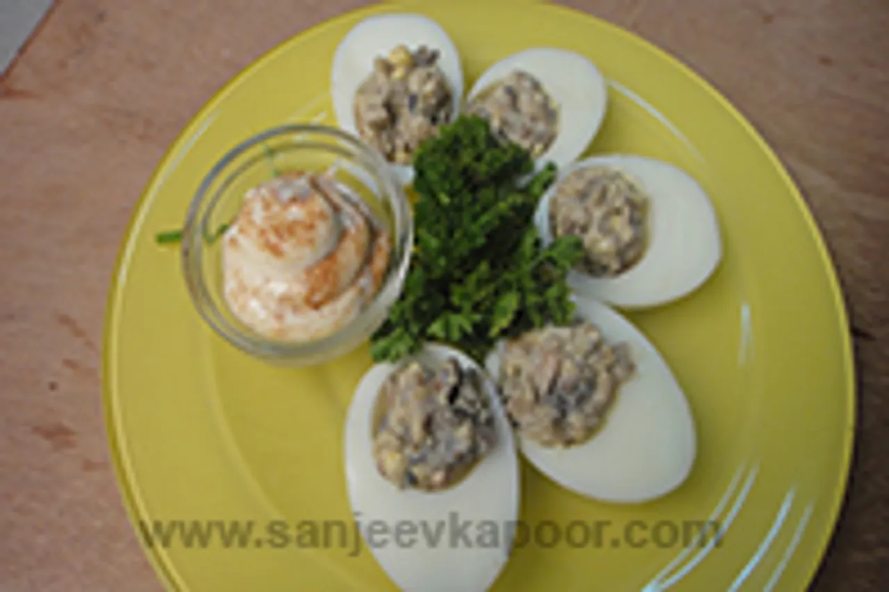 Mushroom Cheesy Stuffed Eggs