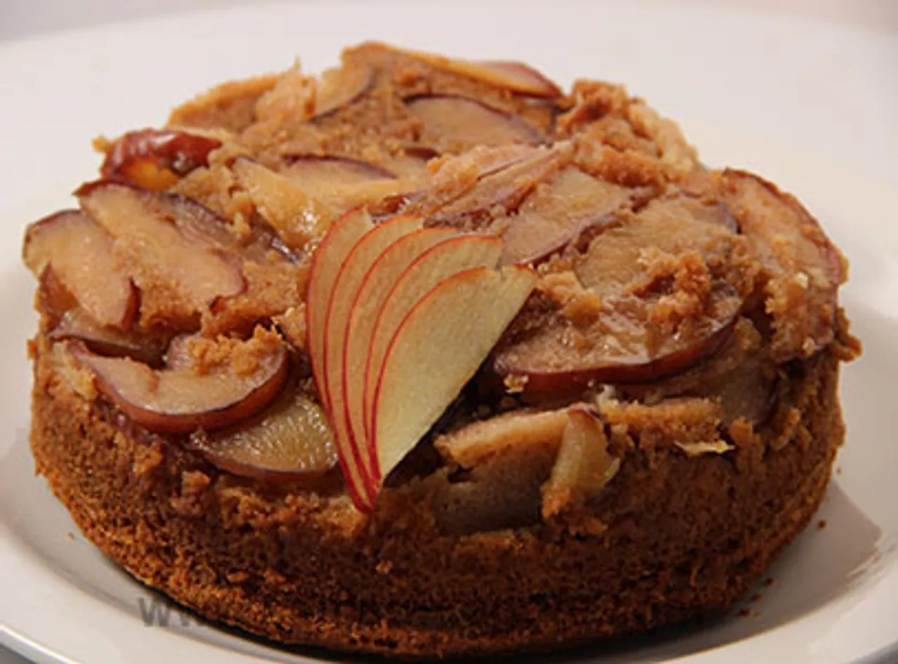 Eggless Apple Upside Down Cake