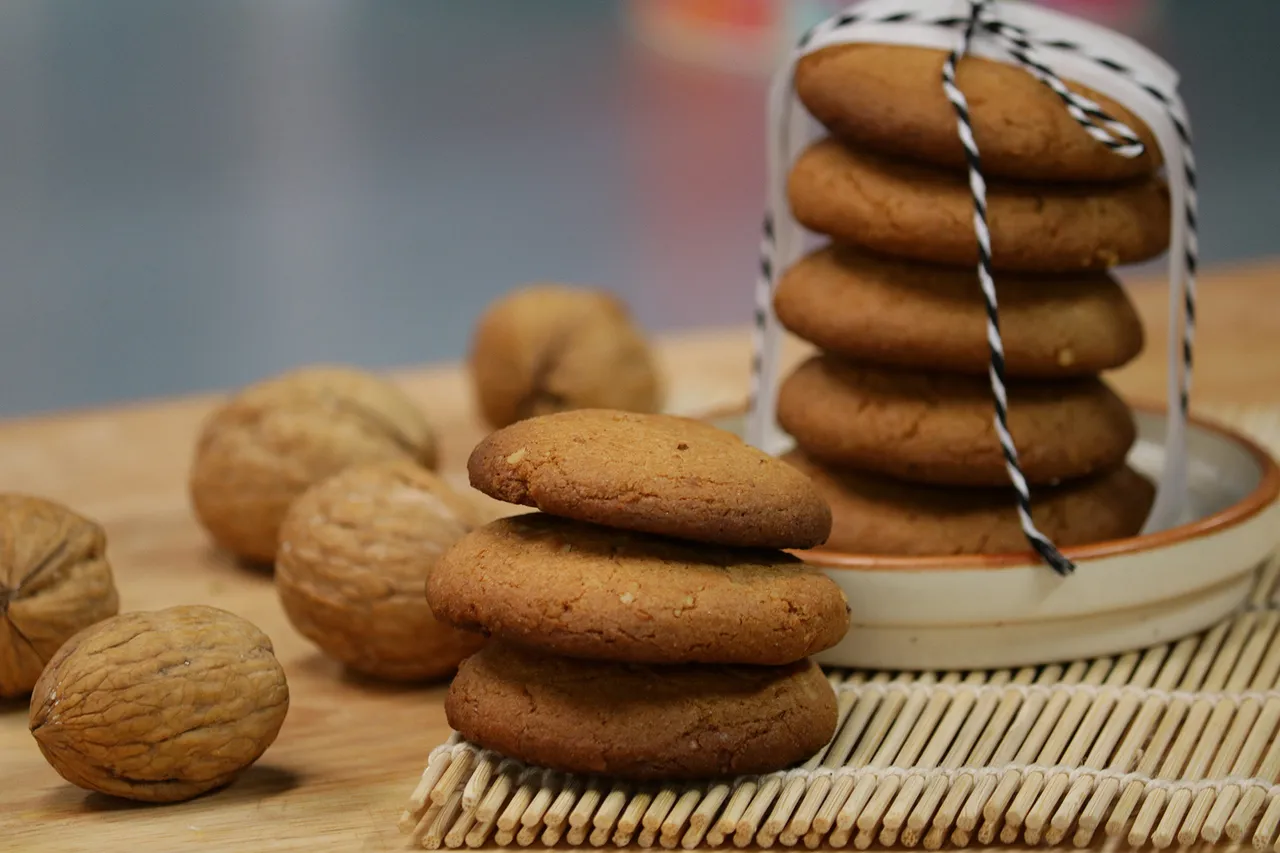 Flourless Walnut Cookies