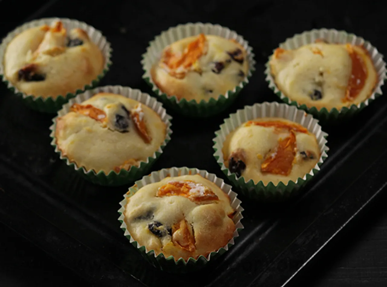 Mango and Berry Muffins